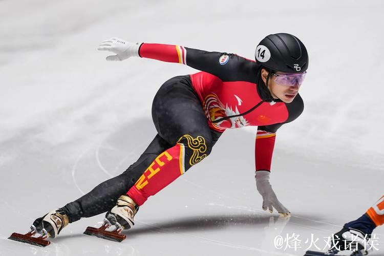 中国队挺进短道速滑世巡赛男子5000米接力半决赛